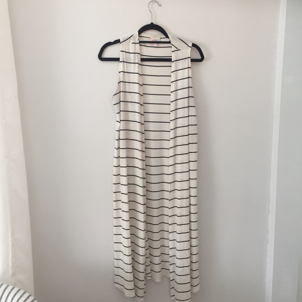 LulaRoe Versatile Wrap